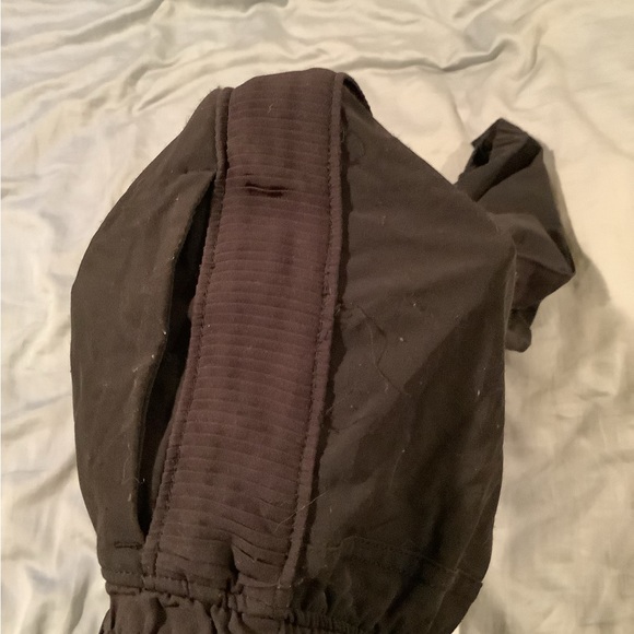 These ivivva black pants are so cute - Picture 4 of 4